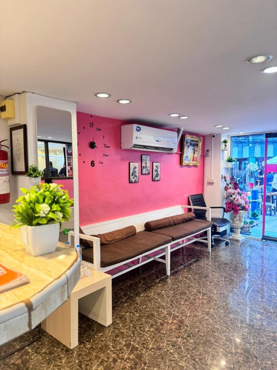 Miracle Gallery Hotel Makkasan Luaran gambar